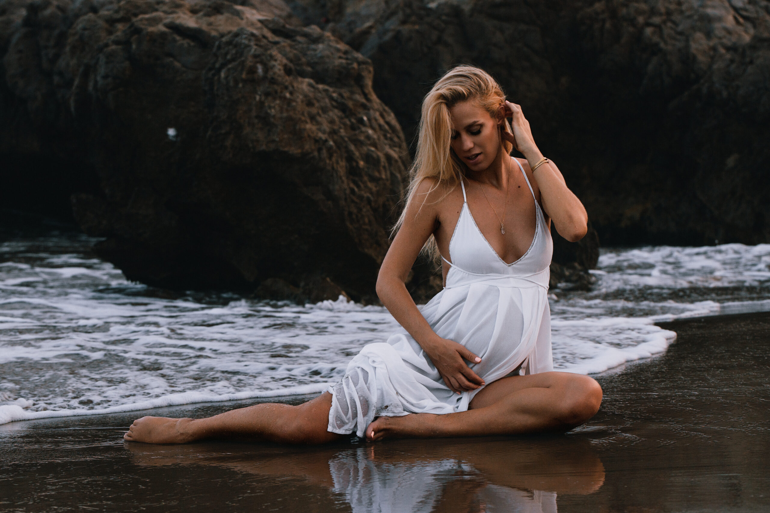 Maternity Photoshoot at the beach